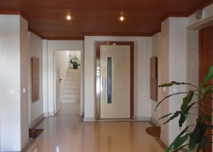 Urb. Nova, Lote 5 * Armação de Pêra